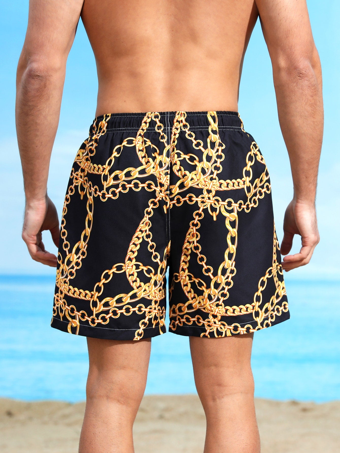 Men Chain Print Drawstring Waist Swim Trunks