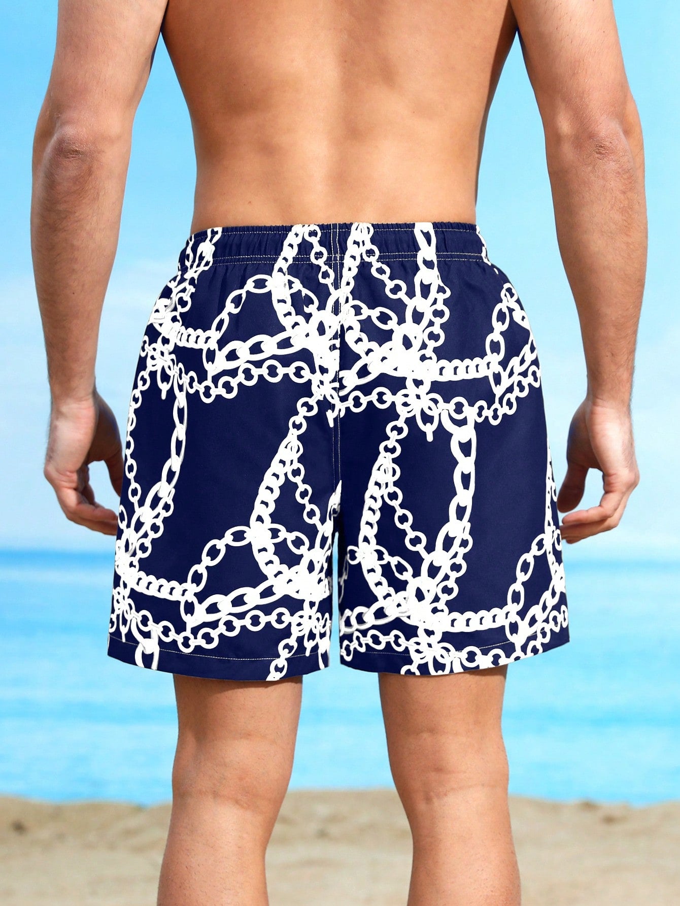 Men Chain Print Drawstring Waist Swim Trunks